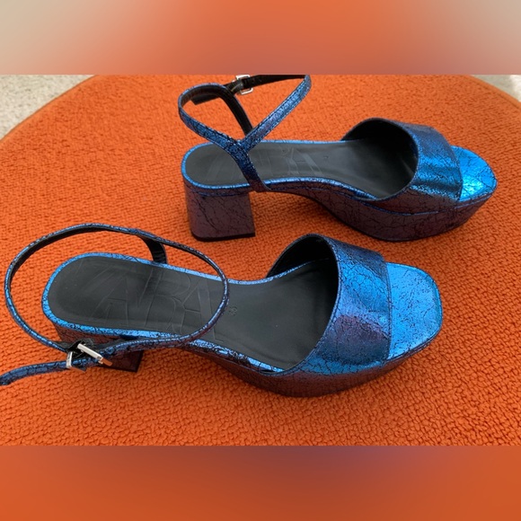 Metallic Blue Flatform Sandals 36 - Picture 5 of 8